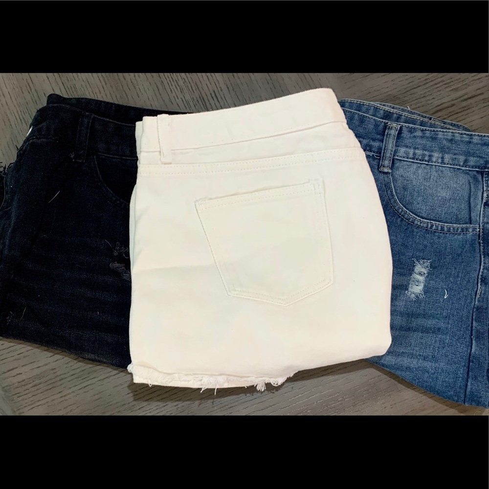 Set of 3 pairs of relaxed fit distressed shorts 1X